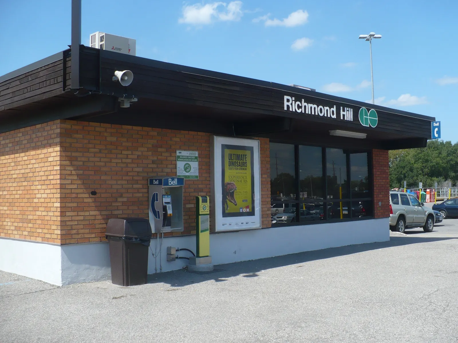 Richmond Hill GO Station building