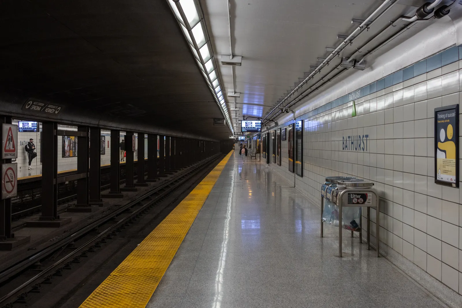 Platform at Bathurst station for eastbound to Kennedy