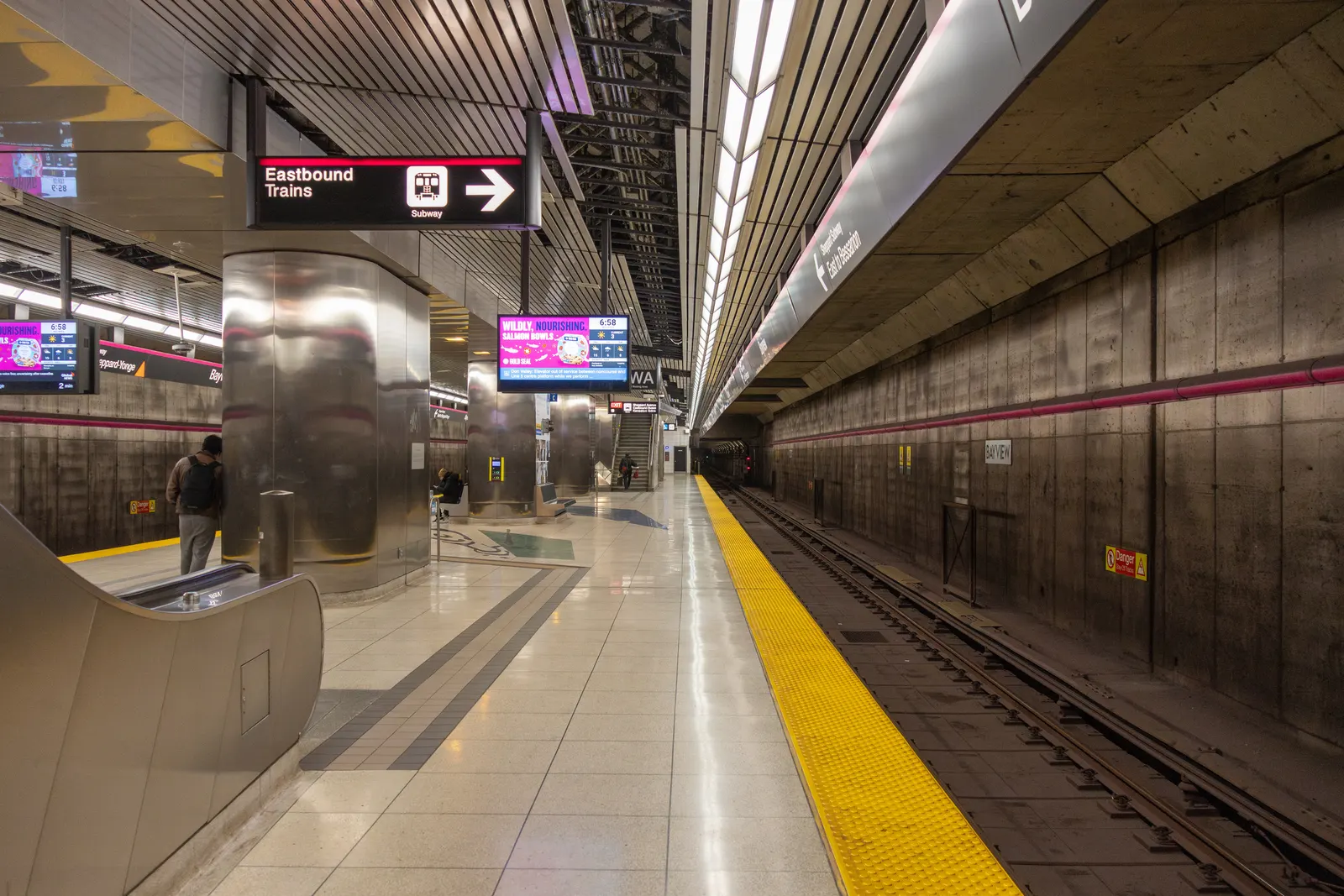 Platform at Bayview station for eastbound to Don Mills