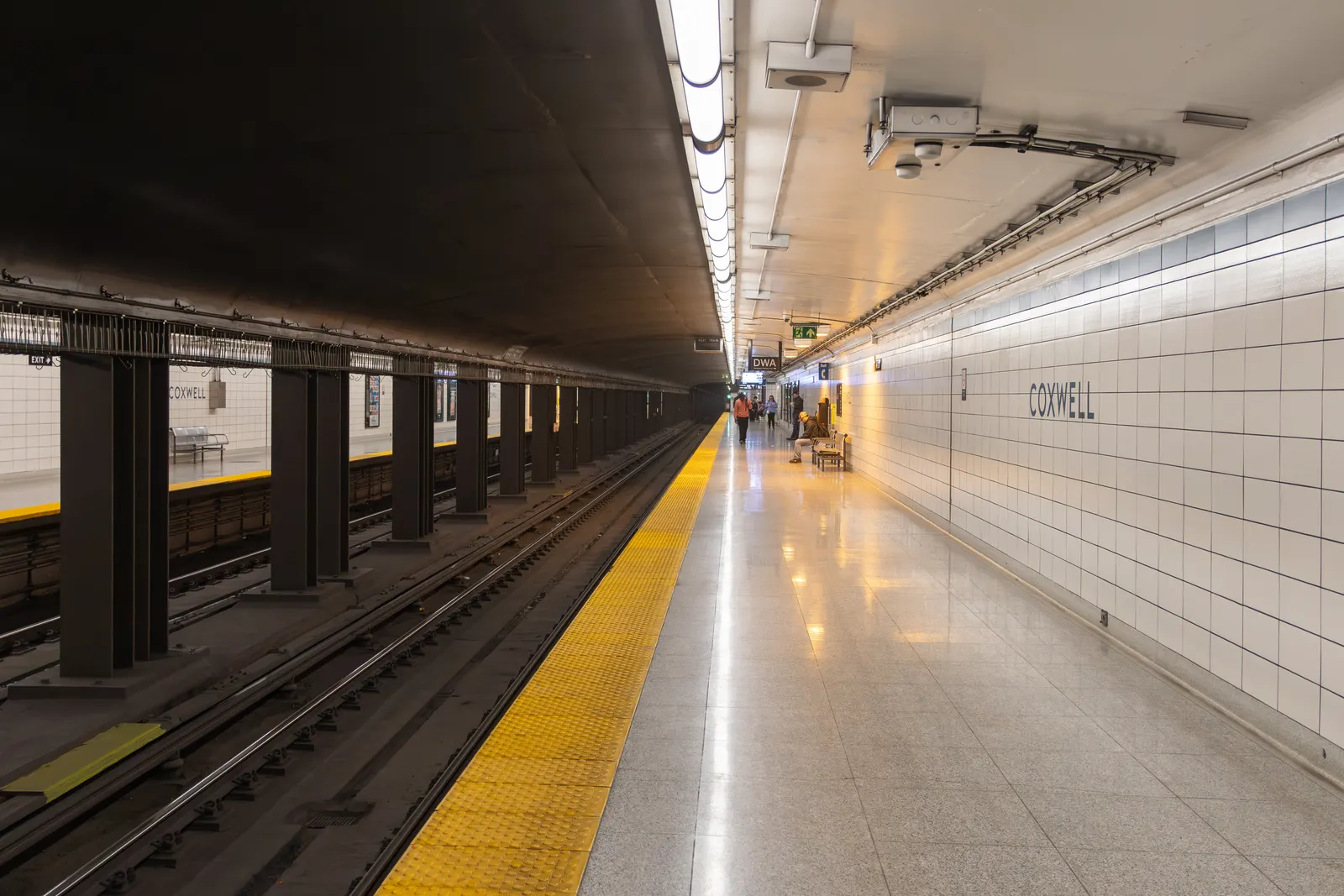 Platform at Coxwell station for westbound to Kipling