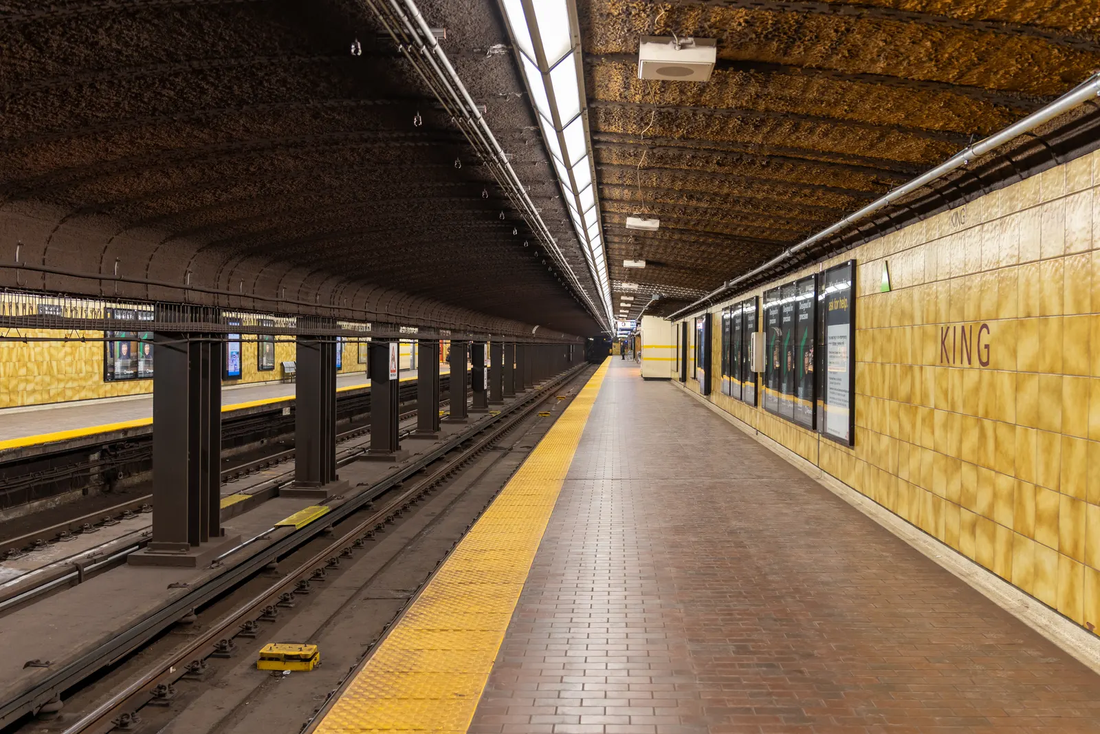 TTC subway platform at King station for Northbound to Finch