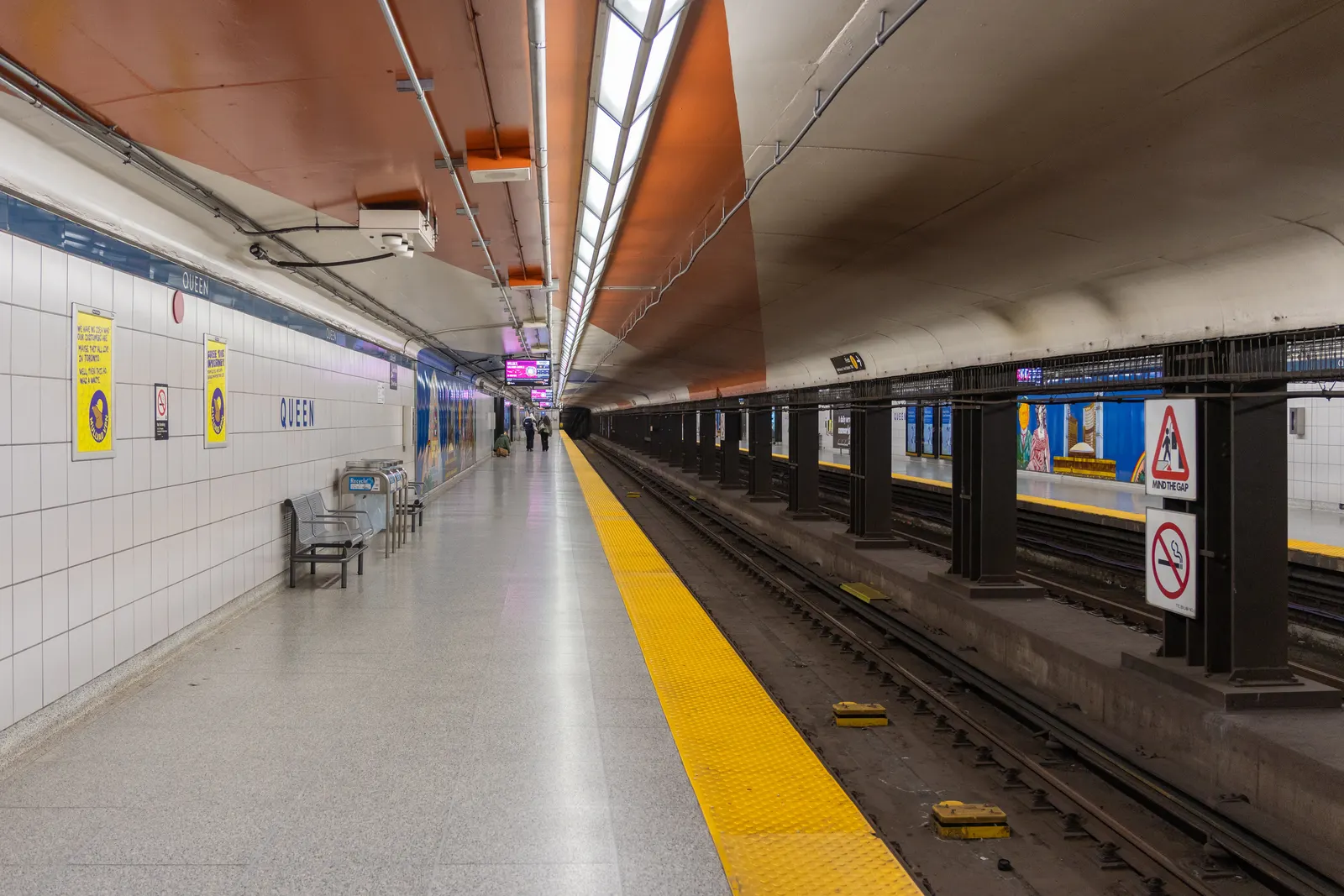 Platform at Queen station for northbound to Finch
